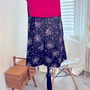 Pull-on skirt by loft. Size large petite